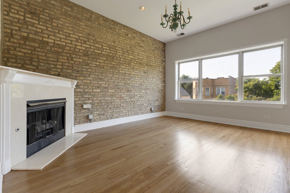 3558 W SHAKESPEARE Street 3E
