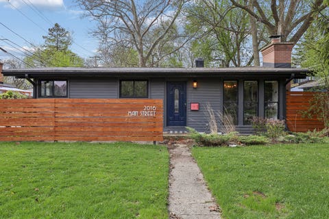 Photo of 2016 Main Street, Evanston, IL 60202 (MLS # 12716717)
