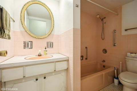 Tiny photo for 203 N KENILWORTH Avenue #2P, Oak Park, IL 60302 (MLS # 12428076)