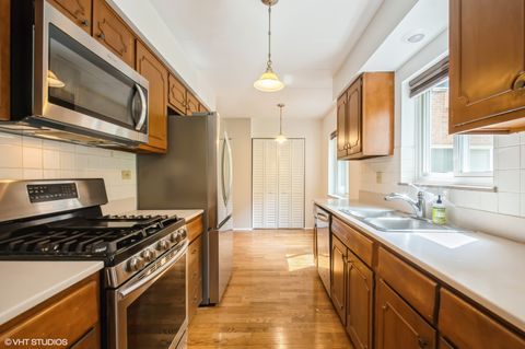 Tiny photo for 203 N KENILWORTH Avenue #2P, Oak Park, IL 60302 (MLS # 12428076)