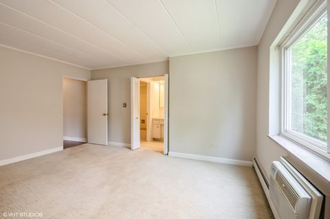 Tiny photo for 203 N KENILWORTH Avenue #2P, Oak Park, IL 60302 (MLS # 12428076)