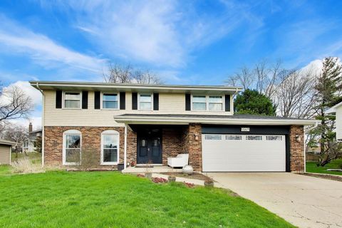 Photo of 5S671 Buttonwood Court, Naperville, IL 60540 (MLS # 12645742)