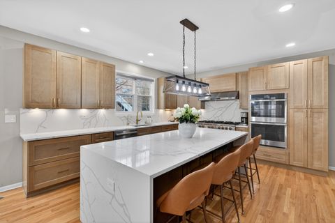 Tiny photo for 484 W Haleys Hill Court, Palatine, IL 60074 (MLS # 12621385)