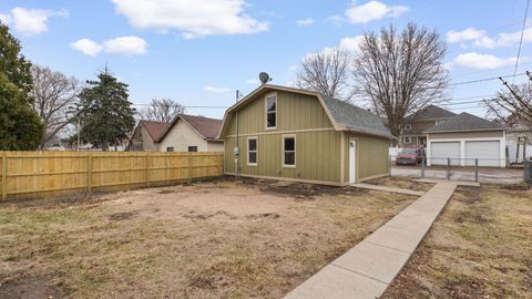 Tiny photo for 1203 W Locust Street, Davenport, IA 52804 (MLS # 12599800)