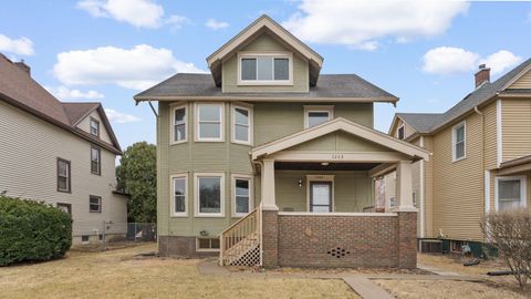 Photo of 1203 W Locust Street, Davenport, IA 52804 (MLS # 12599800)