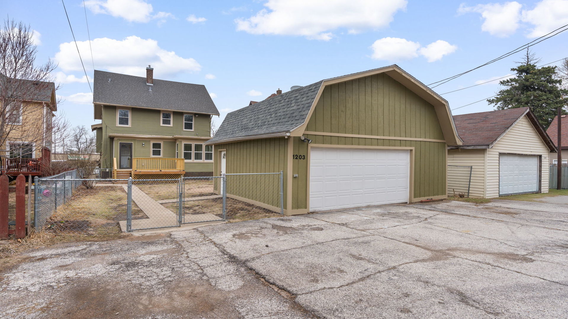 1203 W Locust Street