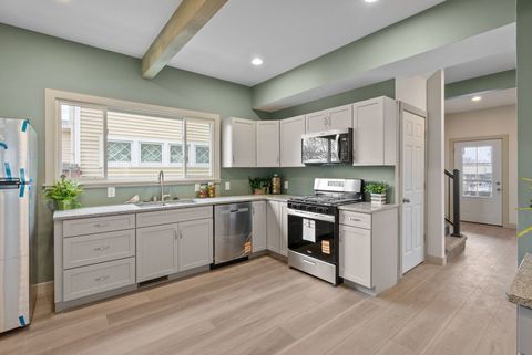 Tiny photo for 1203 W Locust Street, Davenport, IA 52804 (MLS # 12599800)