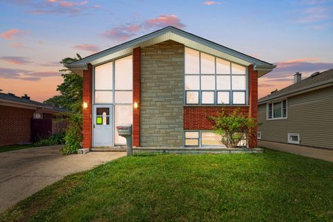 Photo of 1410 N 34th Avenue, Melrose Park, IL 60160 (MLS # 12469549) Photo of 1410 N 34th Avenue, Melrose Park, IL 60160 (MLS # 12469549)