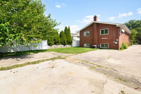 Tiny photo for 1410 N 34th Avenue, Melrose Park, IL 60160 (MLS # 12469549)