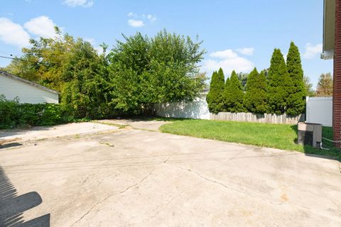 Tiny photo for 1410 N 34th Avenue, Melrose Park, IL 60160 (MLS # 12469549)