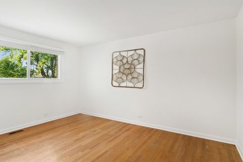 Tiny photo for 2340 N Lafayette Street, Arlington Heights, IL 60004 (MLS # 12461923)