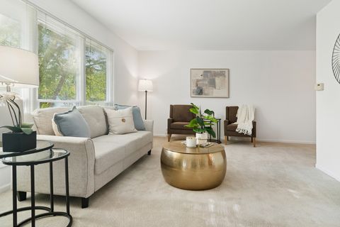 Tiny photo for 2340 N Lafayette Street, Arlington Heights, IL 60004 (MLS # 12461923)