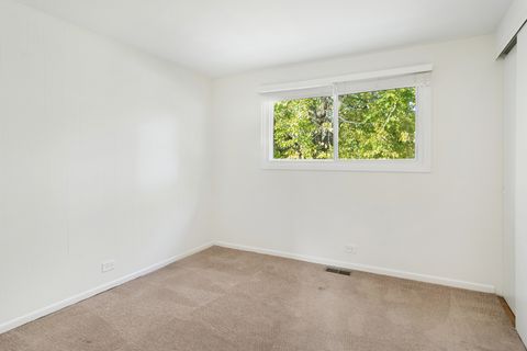 Tiny photo for 2340 N Lafayette Street, Arlington Heights, IL 60004 (MLS # 12461923)