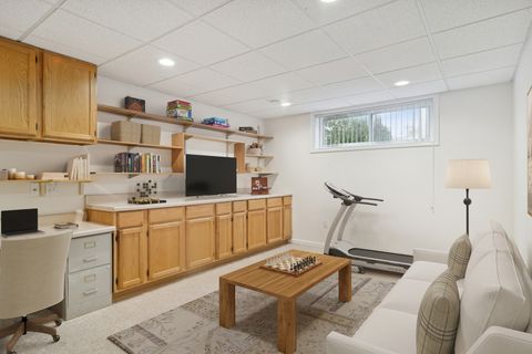 Tiny photo for 2340 N Lafayette Street, Arlington Heights, IL 60004 (MLS # 12461923)