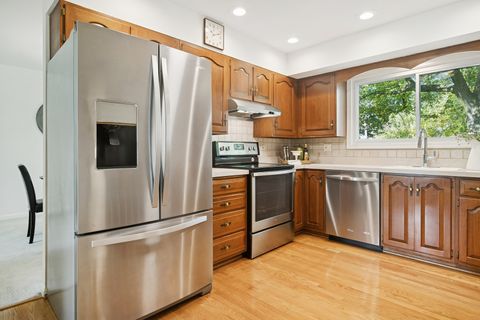 Tiny photo for 2340 N Lafayette Street, Arlington Heights, IL 60004 (MLS # 12461923)