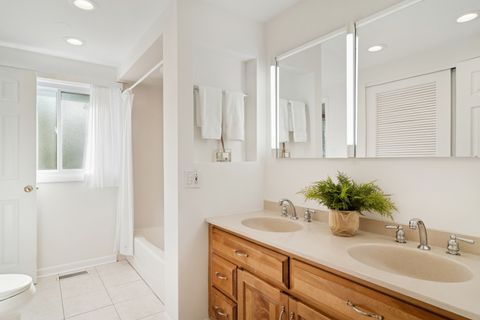 Tiny photo for 2340 N Lafayette Street, Arlington Heights, IL 60004 (MLS # 12461923)