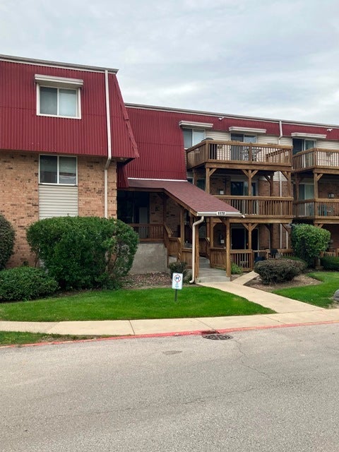 1870 TALL OAKS Drive 1102