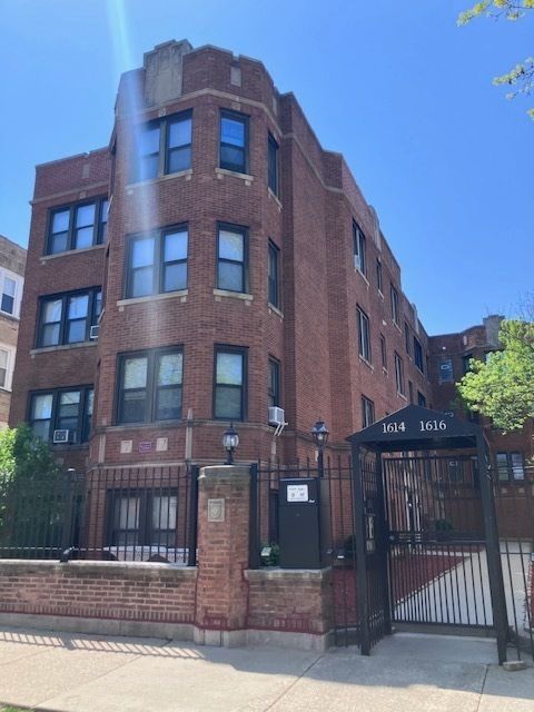 1616 N Harding Avenue 1E Chicago IL 60647