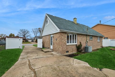 Tiny photo for 7101 Stanford Drive, Bridgeview, IL 60455 (MLS # 12530581)