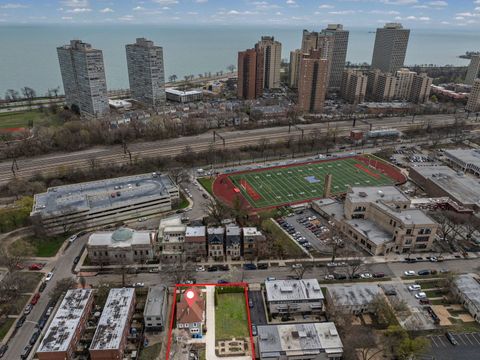 Tiny photo for 4916 S Blackstone Avenue, Chicago, IL 60615 (MLS # 12617167)