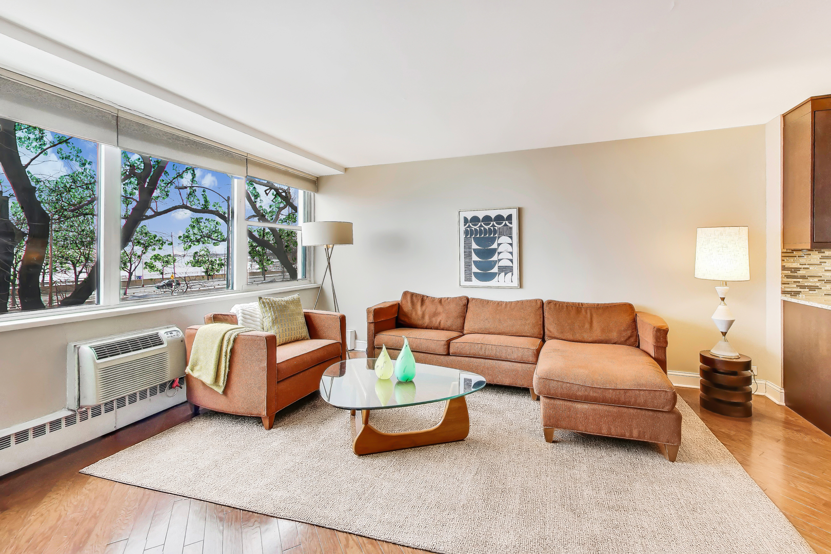 1150 N LAKE SHORE Drive 2B