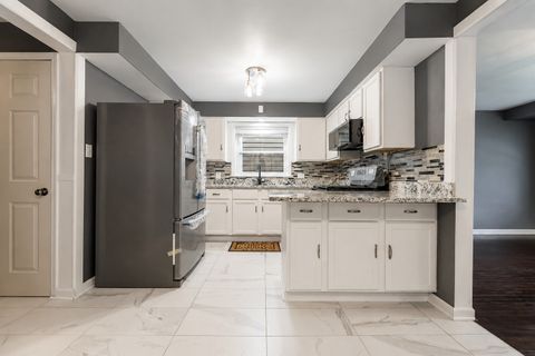 Tiny photo for 6519 S Oakley Avenue, Chicago, IL 60636 (MLS # 12660254)