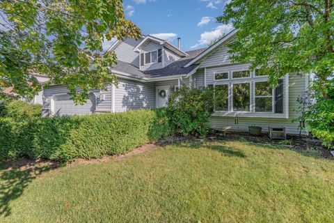 Photo of 2528 Silver Rock Drive, Crest Hill, IL 60403 (MLS # 12483747) Photo of 2528 Silver Rock Drive, Crest Hill, IL 60403 (MLS # 12483747)