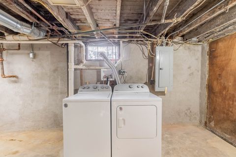 Tiny photo for 702 E Side Drive, Geneva, IL 60134 (MLS # 12504003)