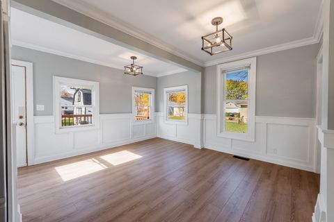 Tiny photo for 702 E Side Drive, Geneva, IL 60134 (MLS # 12504003)