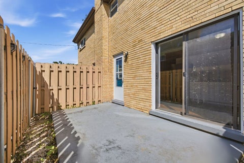 Tiny photo for 207 Linn Court #B, North Aurora, IL 60542 (MLS # 12739462)