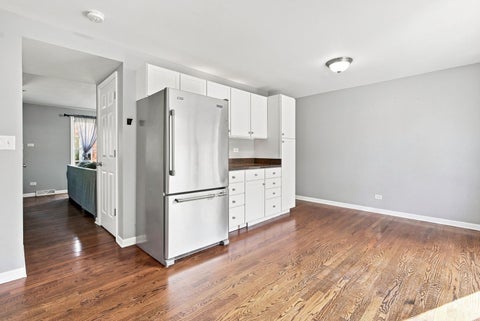 Tiny photo for 207 Linn Court #B, North Aurora, IL 60542 (MLS # 12739462)