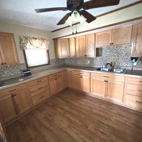 Tiny photo for 906 Barham Avenue N, Johnston City, IL 62951 (MLS # 12611938)