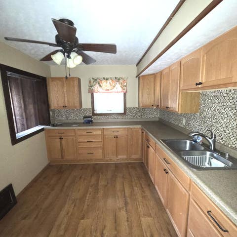 Tiny photo for 906 Barham Avenue N, Johnston City, IL 62951 (MLS # 12611938)