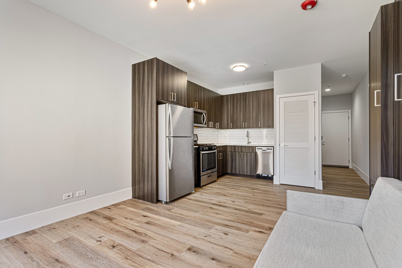 1531 W Howard Avenue 207