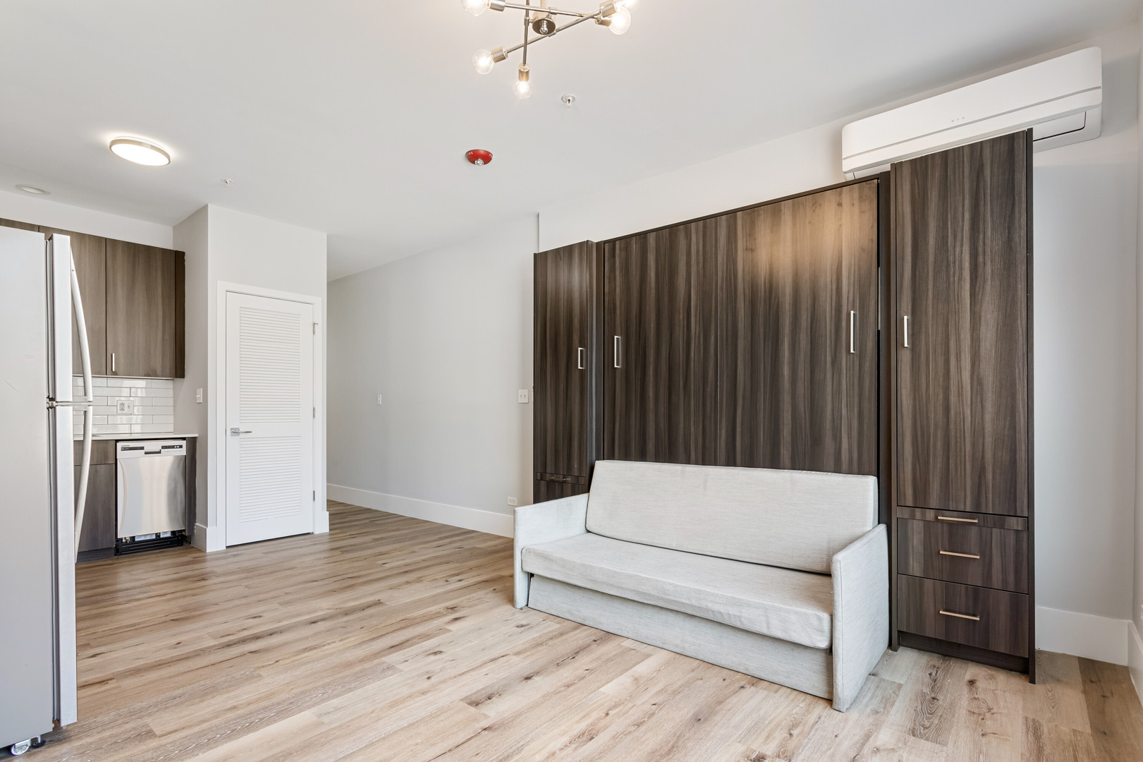 1531 W Howard Avenue 207