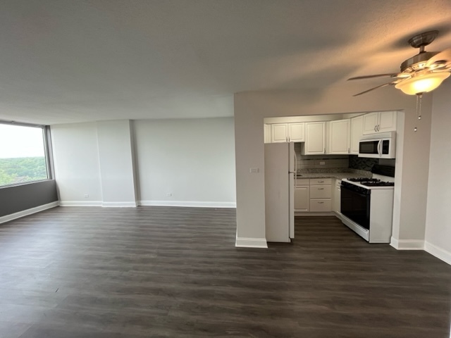7234 W North Avenue 1109
