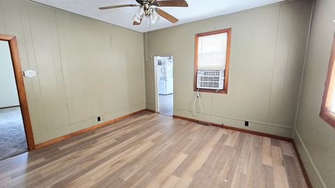 Tiny photo for 948 E Broadway, Centralia, IL 62801 (MLS # 12644227)