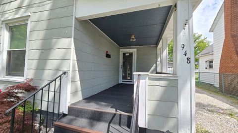 Tiny photo for 948 E Broadway, Centralia, IL 62801 (MLS # 12644227)