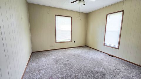 Tiny photo for 948 E Broadway, Centralia, IL 62801 (MLS # 12644227)