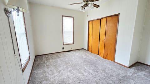Tiny photo for 948 E Broadway, Centralia, IL 62801 (MLS # 12644227)