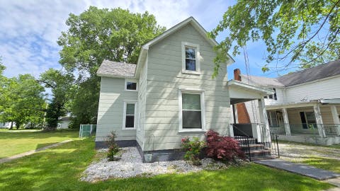 Tiny photo for 948 E Broadway, Centralia, IL 62801 (MLS # 12644227)