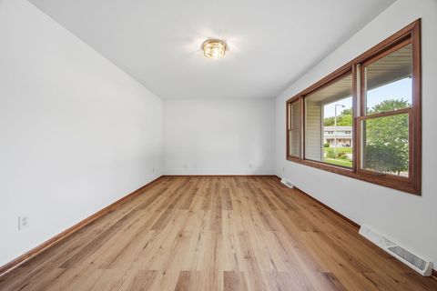 Tiny photo for 909 Knollside Road, New Lenox, IL 60451 (MLS # 12676894)
