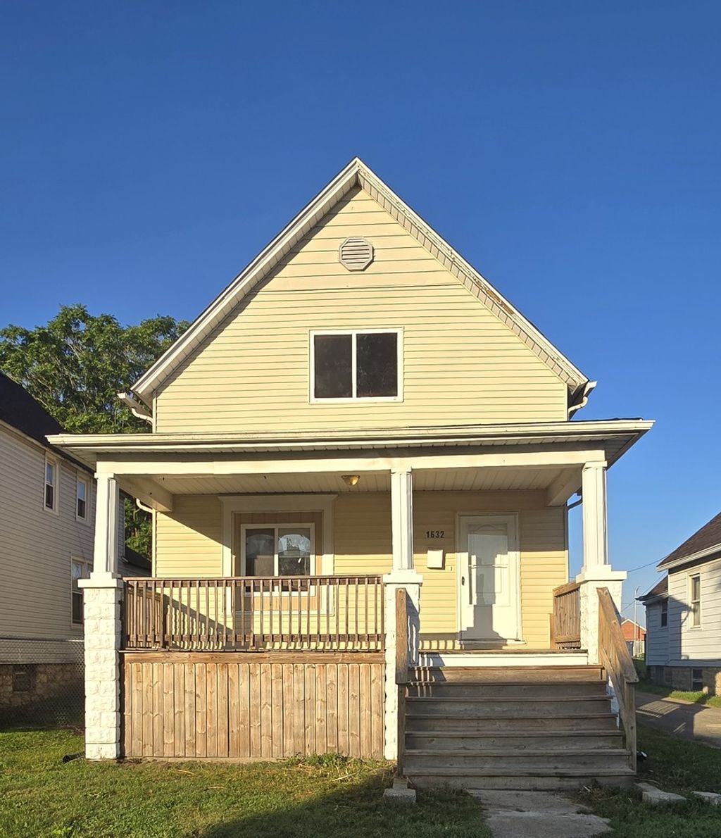 Photo for 1632 Oak Street, Chicago Heights, IL 60411 (MLS # 12502124)