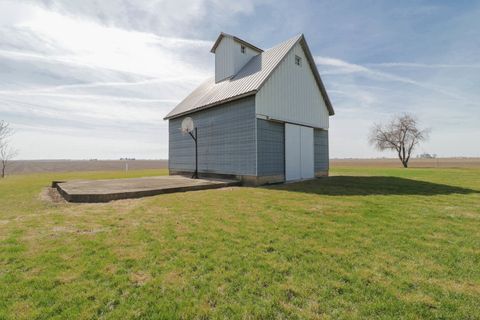 Tiny photo for 29679 Lagoon Road, Minier, IL 61759 (MLS # 12599297)
