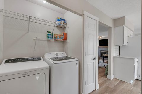 Tiny photo for 729 W 59th Street, Davenport, IA 52806 (MLS # 12600258)