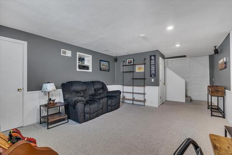 Tiny photo for 729 W 59th Street, Davenport, IA 52806 (MLS # 12600258)