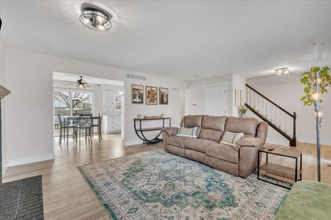 Tiny photo for 729 W 59th Street, Davenport, IA 52806 (MLS # 12600258)