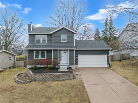 Photo of 729 W 59th Street, Davenport, IA 52806 (MLS # 12600258)