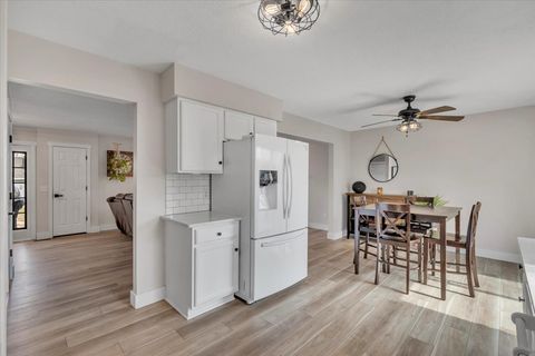 Tiny photo for 729 W 59th Street, Davenport, IA 52806 (MLS # 12600258)