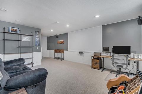 Tiny photo for 729 W 59th Street, Davenport, IA 52806 (MLS # 12600258)